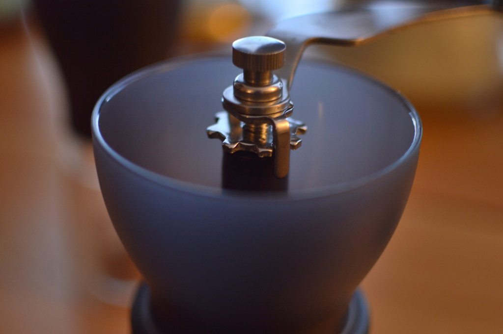 manual coffee bean grinder